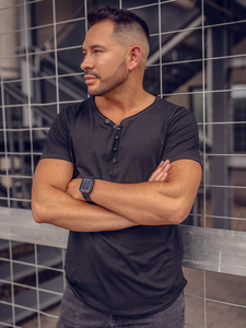 Черна памучна мъжка тениска с V-образно деколте без щампа Bolf 4049A